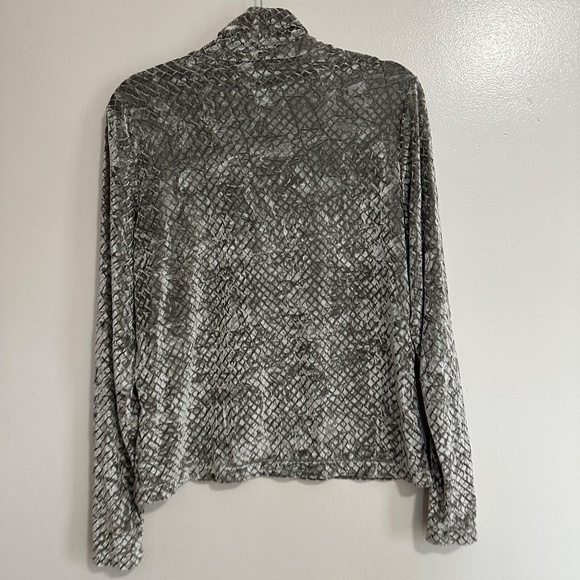 Skea Shimmies Shimmery Gray Velour Turtleneck Top, Apres-Ski, Size Large - Picture 6 of 7